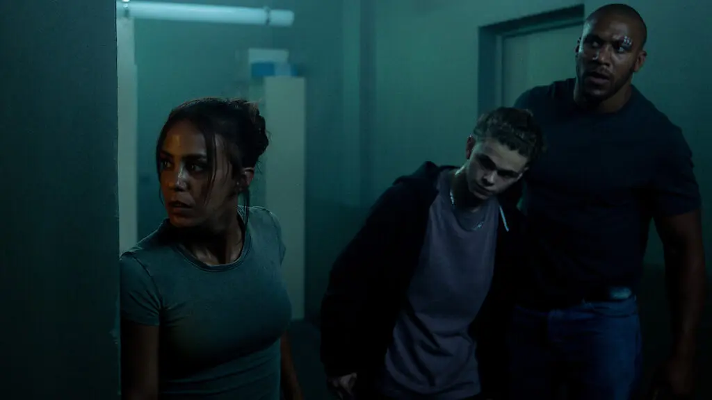 Alice Belaïdi, Maleaume Paquin and Cyril Gane in K.O.